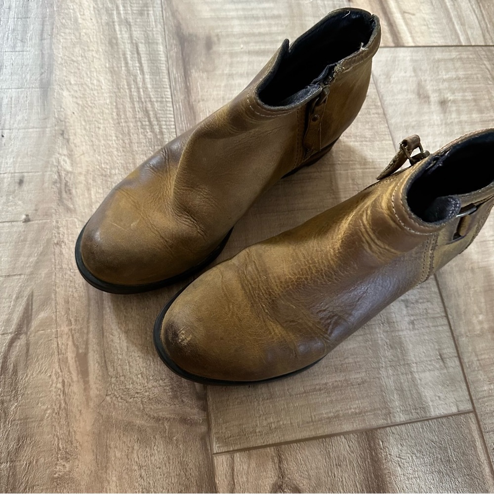 Sorel tan leather ankle boot 7